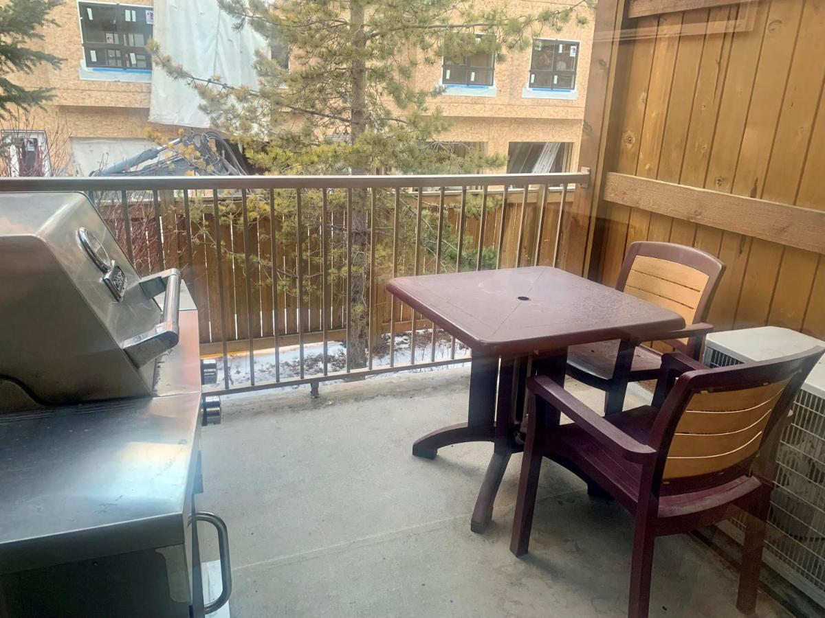Spacious Mountain 2 Bedroom With Hot Tub Managed By Little Sister Getaways Canmore Extérieur photo
